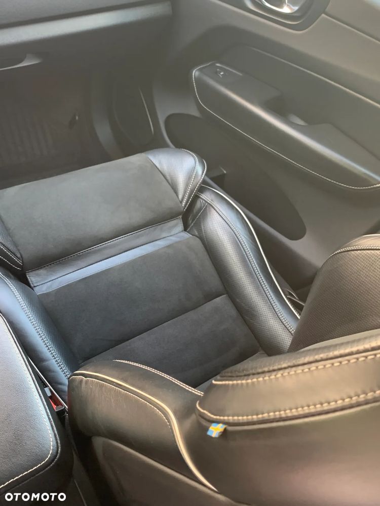 Volvo XC 60 D5 AWD R-Design - 34