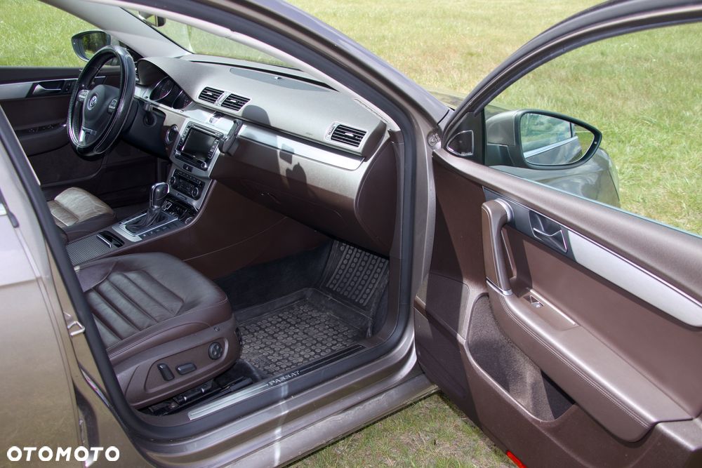 Volkswagen Passat Variant 2.0 TDI DSG BlueMotion Technology Exclusive - 19