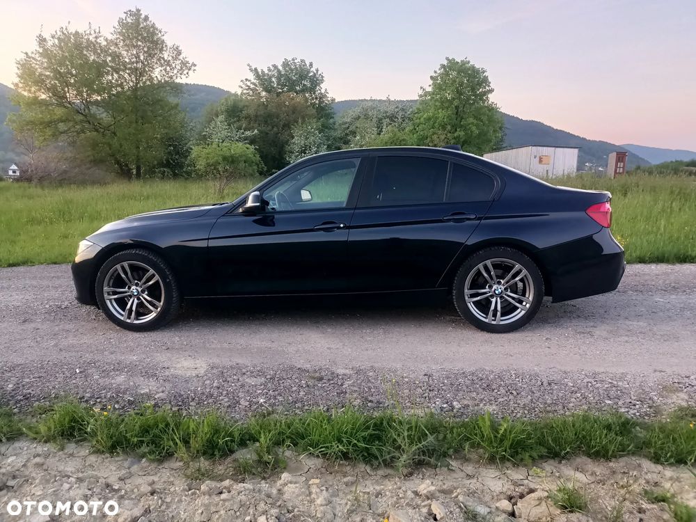 BMW Seria 3 320d Sport Line - 10