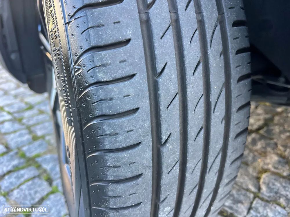 Peugeot 2008 PureTech 130 EAT8 Allure - 17