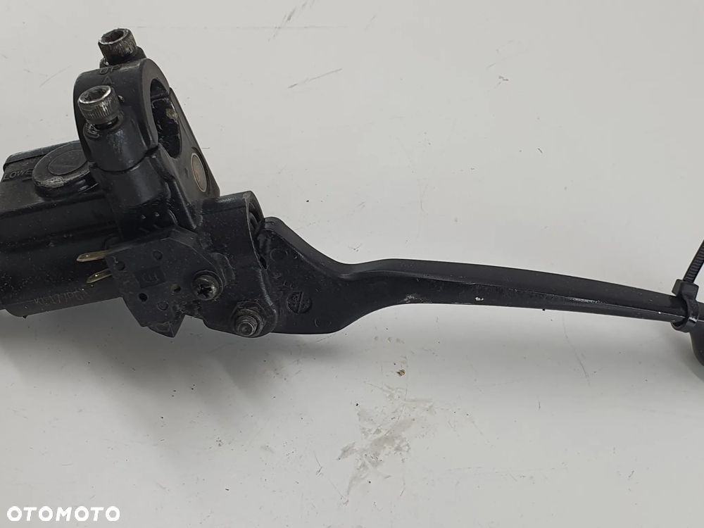 PEUGEOT KISBEE 50 2T POMPA HAMULCOWA PRZÓD PRAWA - 11
