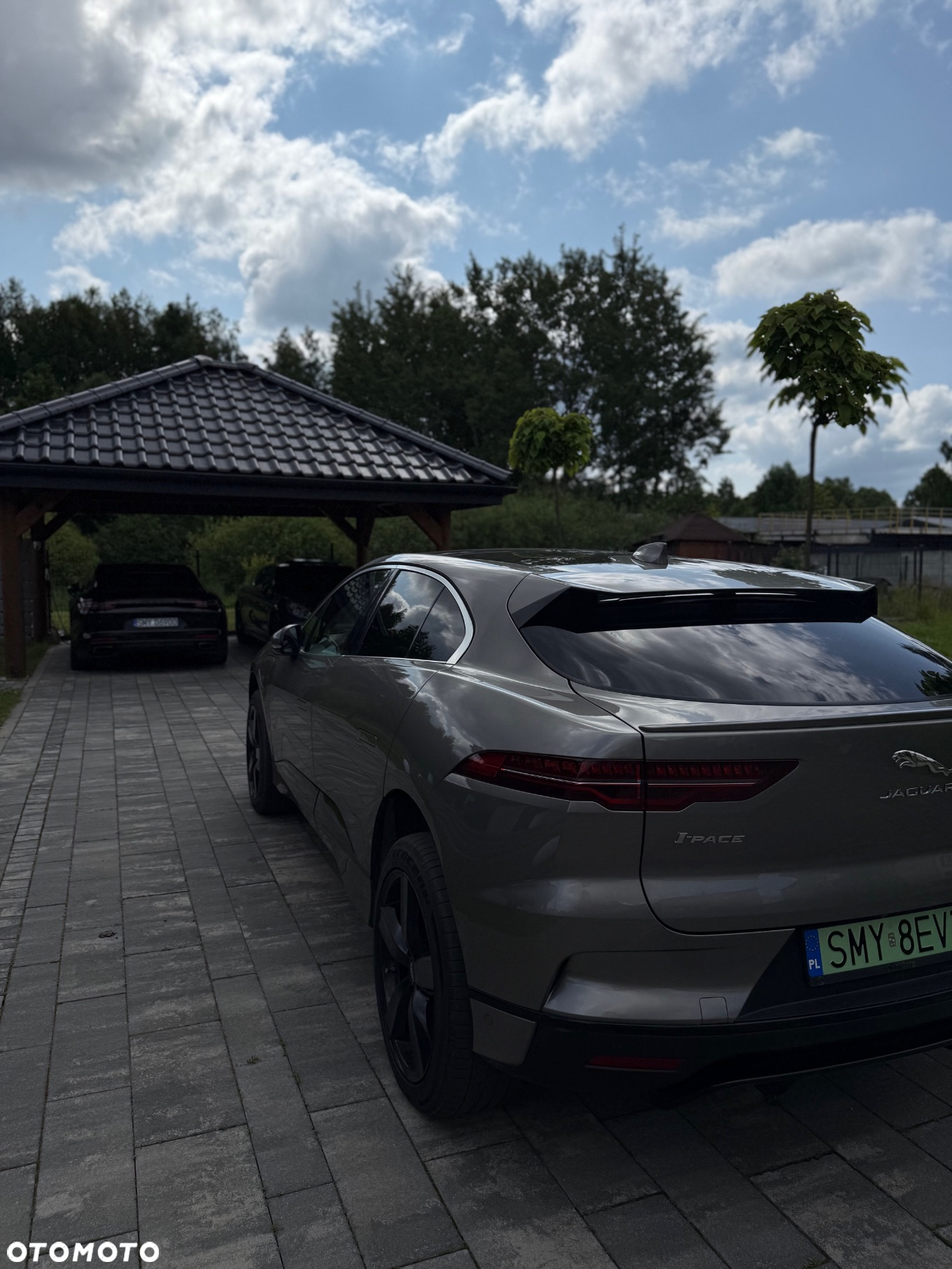 Jaguar I-Pace EV400 90kWh AWD R-Dynamic HSE - 38