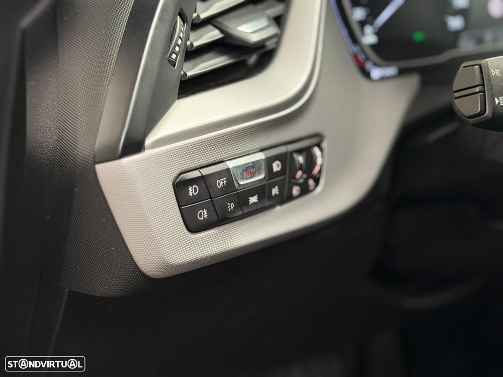 BMW 216 Gran Coupé d Aut. Advantage - 29
