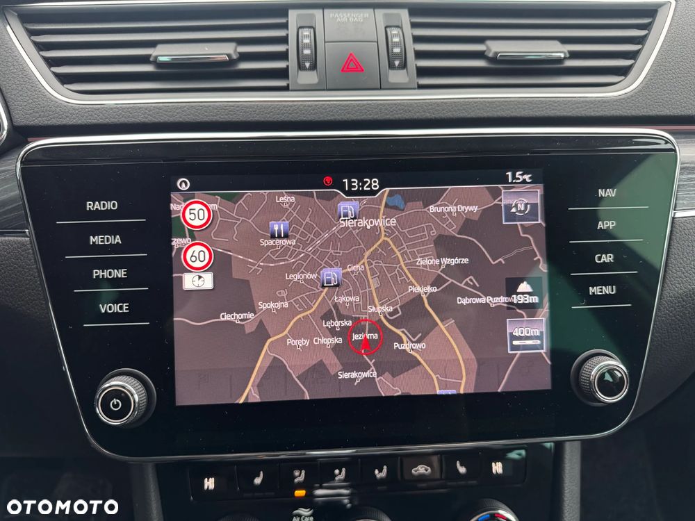 Skoda Superb 2.0 TDI DSG Ambition - 24