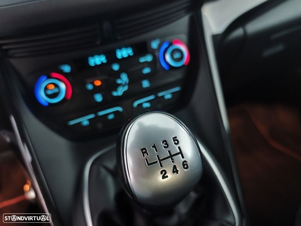 Ford Kuga 1.5 TDCi ST-Line - 24