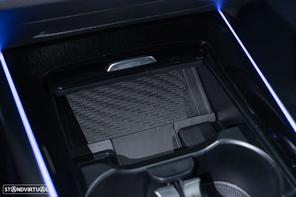 Mercedes-Benz EQA 300 4Matic - 43