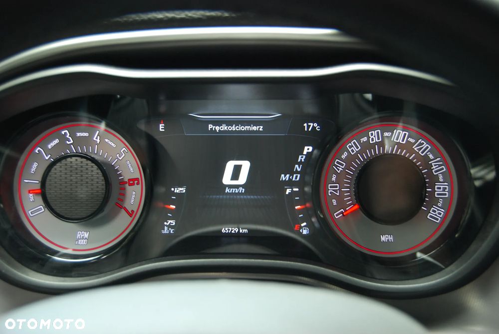Dodge Challenger - 12