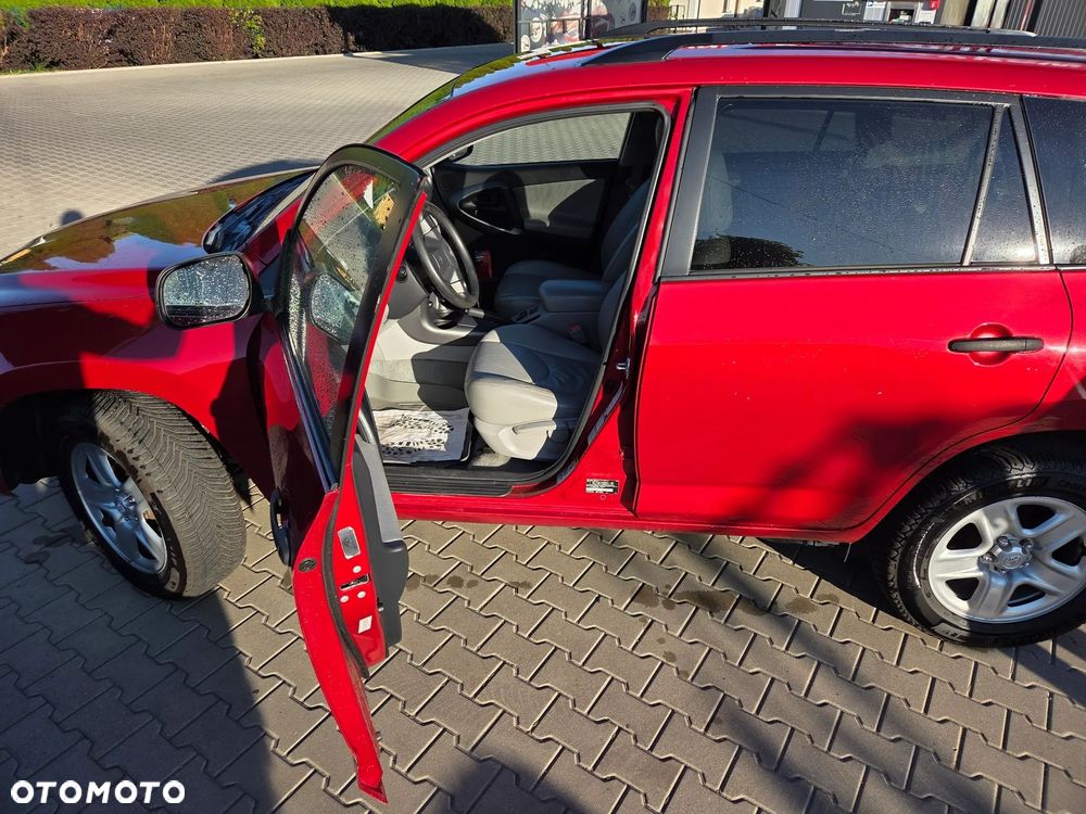 Toyota RAV4 - 9