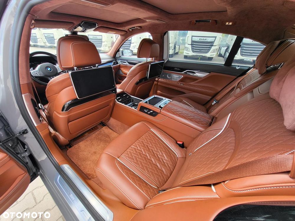 BMW Seria 7 - 11