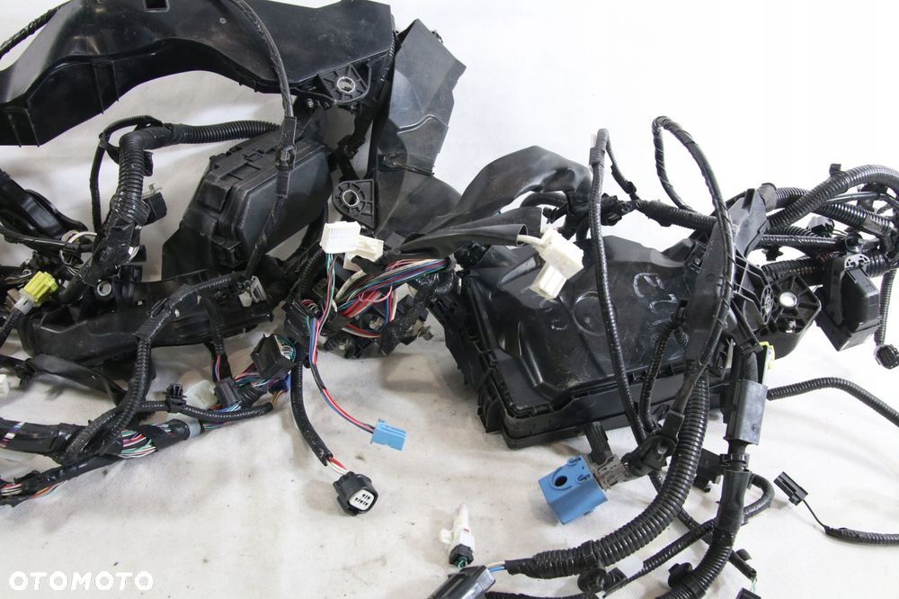 wiązka instalacja komory silnika toyota corolla xii 12 e21 1.6 vvti benzyna - 9