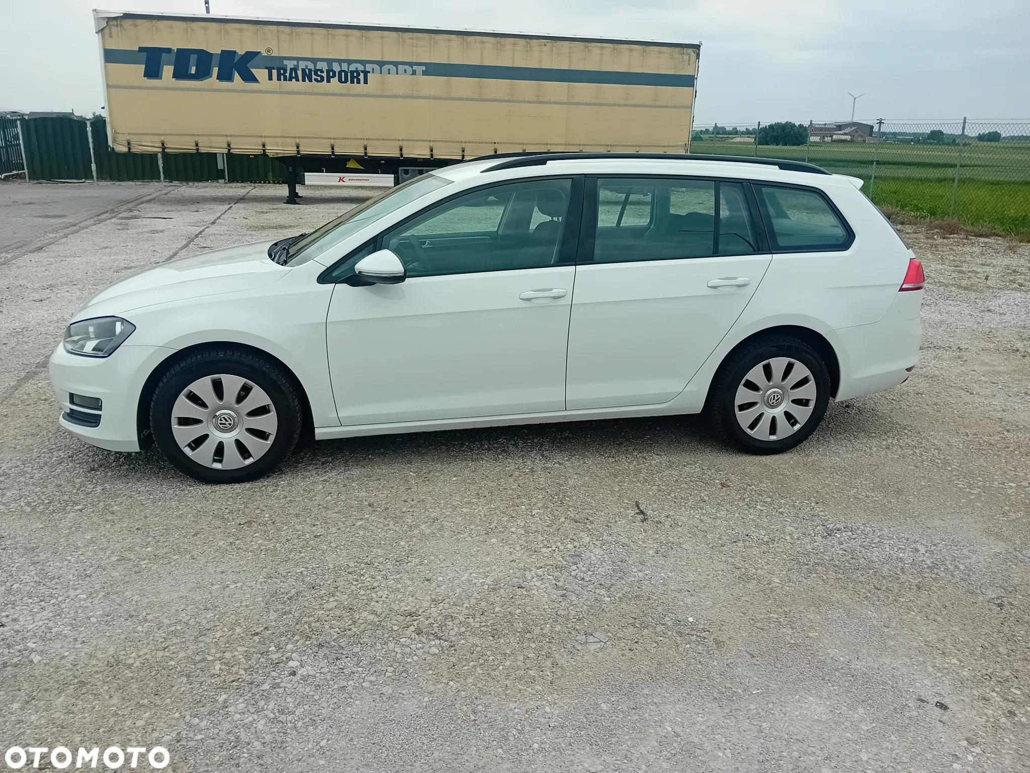 Volkswagen Golf 1.6 TDI BlueMotion Technology Comfortline - 4