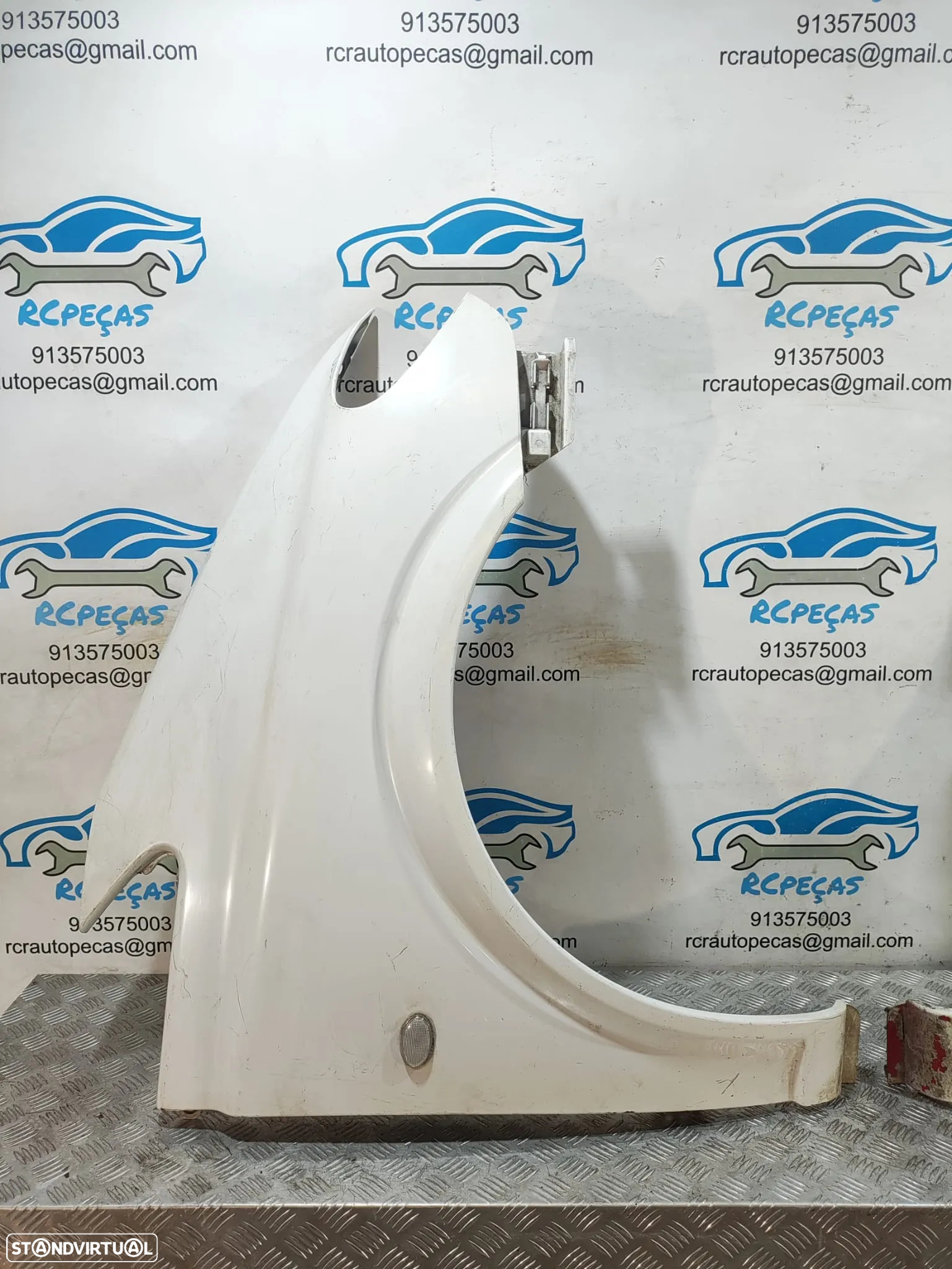 Guarda lamas Mercedes Vito W639 original - 3