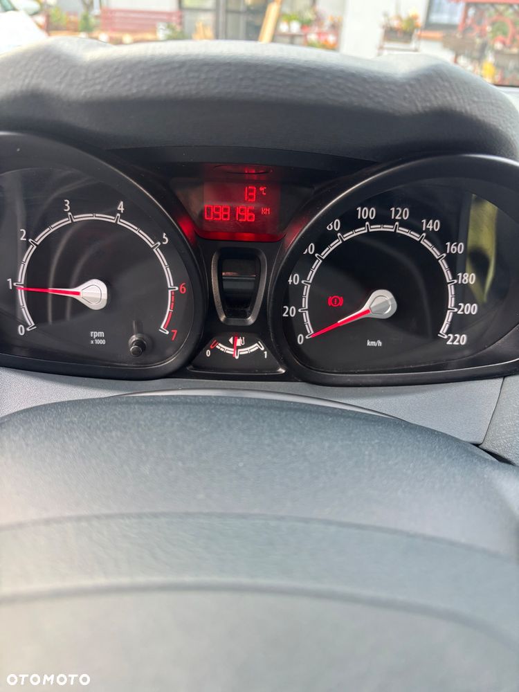 Ford Fiesta 1.25 Champions Edition - 21