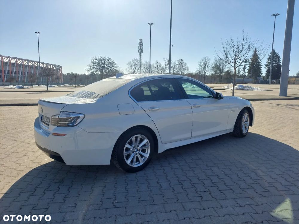 BMW Seria 5 528i xDrive Sport-Aut Modern Line - 2
