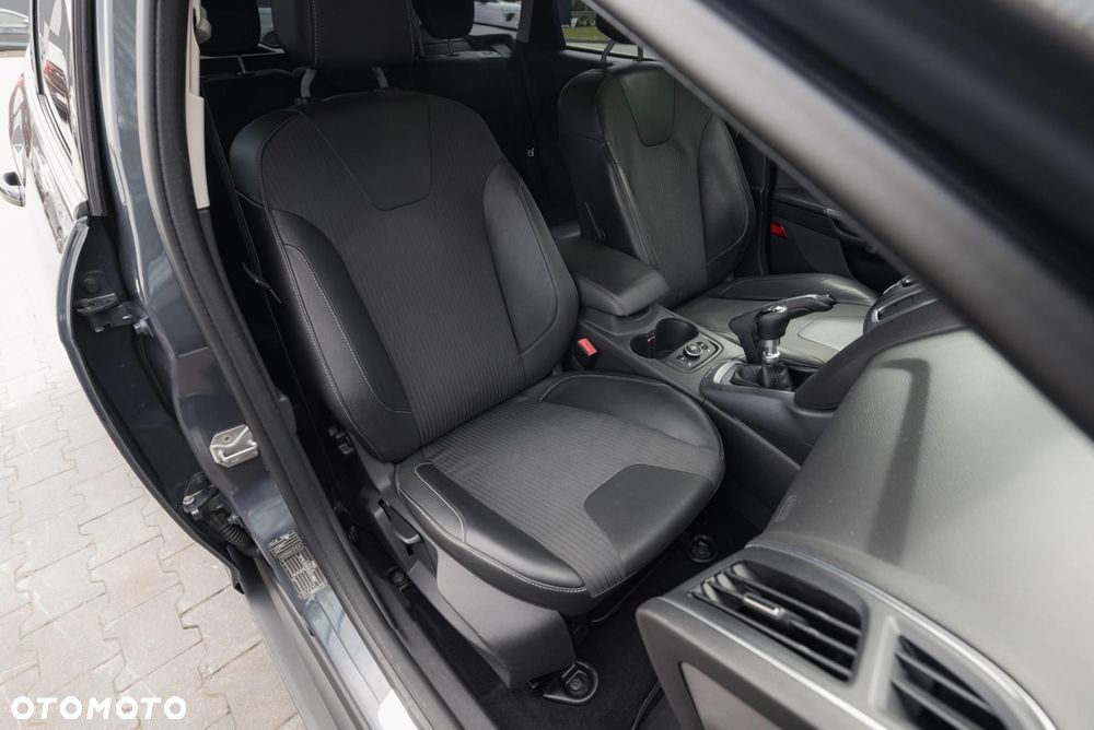 Ford Focus 1.6 EcoBoost Titanium - 15