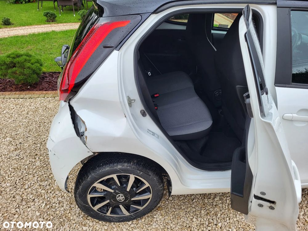 Toyota Aygo x-play - 19