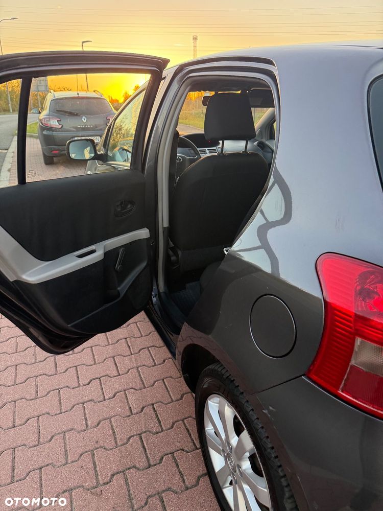 Toyota Yaris - 18
