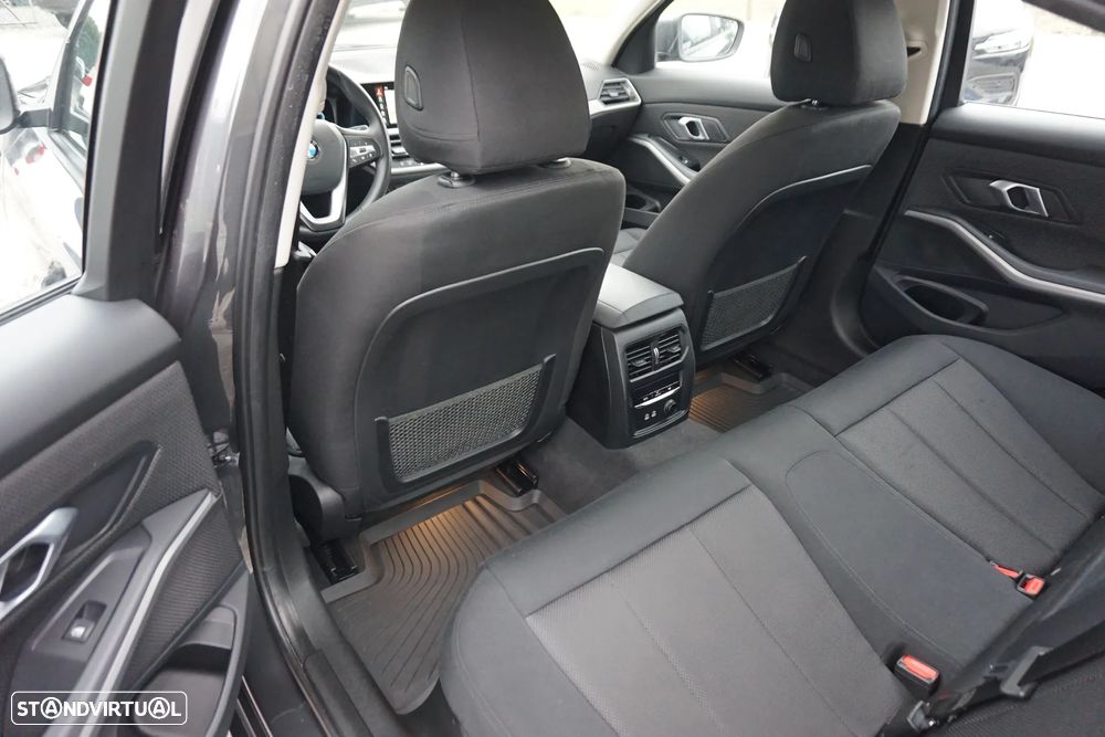 BMW 330 e Corporate Edition Auto - 14