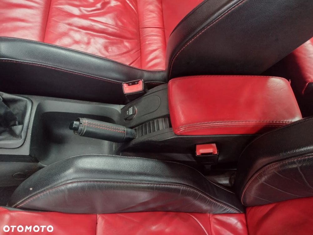 Volkswagen New Beetle - 7