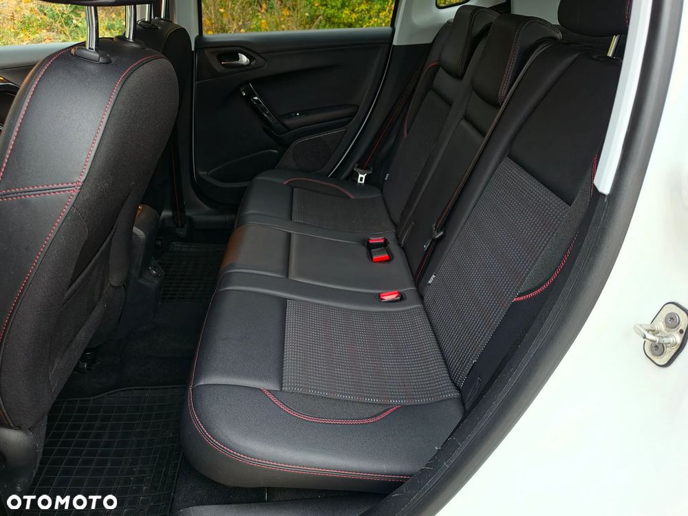 Peugeot 2008 PureTech 110 Stop&Start EAT6 GT-Line Edition - 10