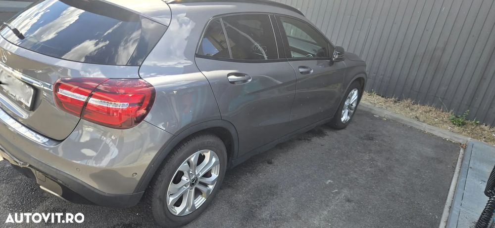 Mercedes-Benz GLA 220 d 7G-DCT - 8