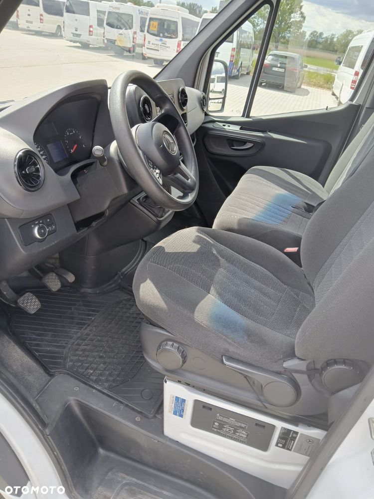 Mercedes-Benz Sprinter - 9