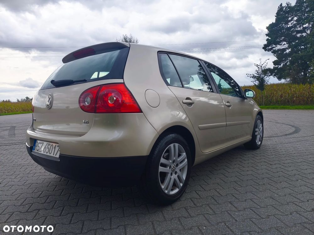 Volkswagen Golf V 1.6 Comfortline Tiptr - 4