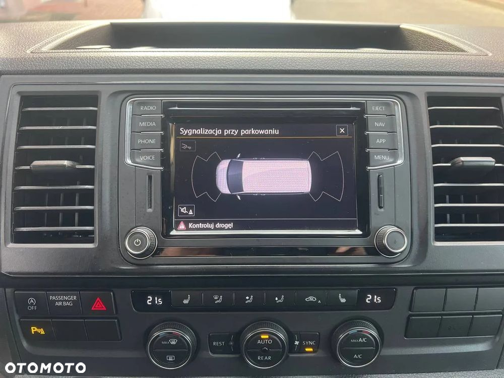 Volkswagen Caravelle - 18