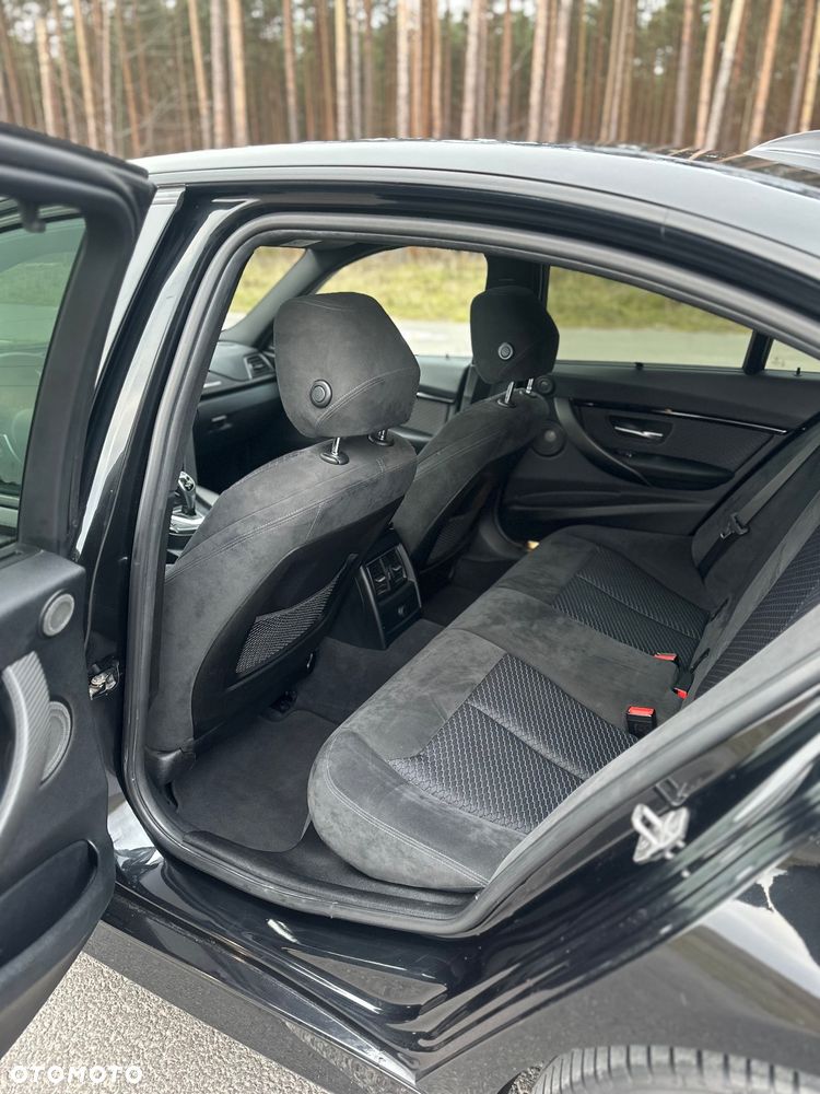 BMW Seria 3 330i xDrive M Sport Shadow sport - 17