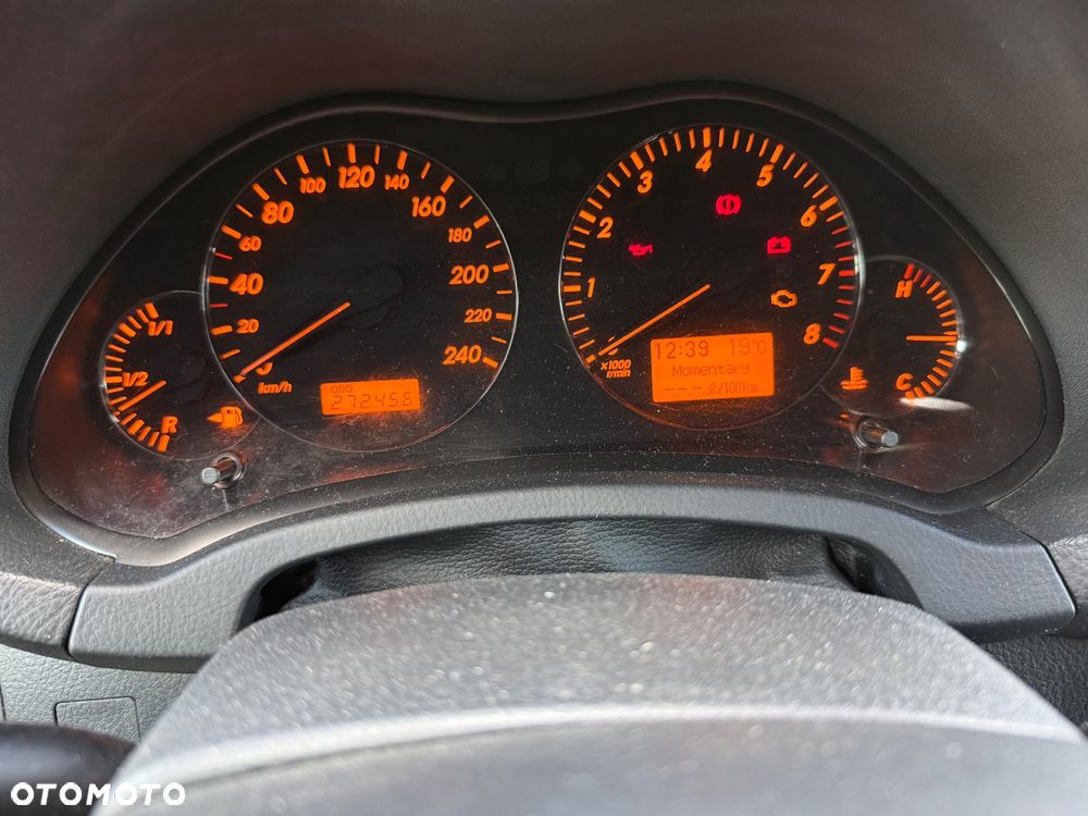 Toyota Avensis 1.8 VVT-i - 11