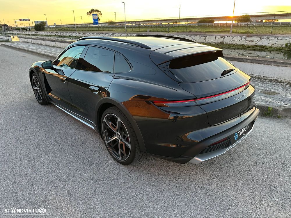 Porsche Taycan Cross Turismo 4S - 10