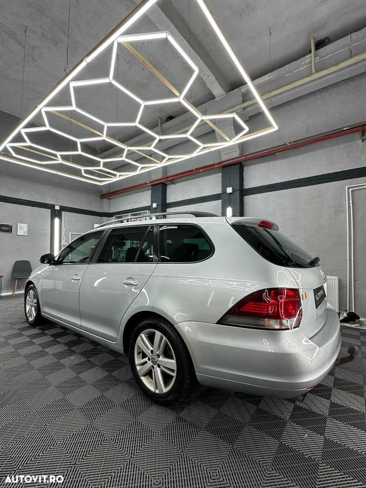 Volkswagen Golf 1.6 TDI DPF Highline - 6