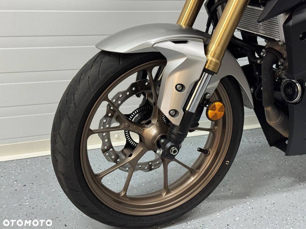 Honda CB - 18