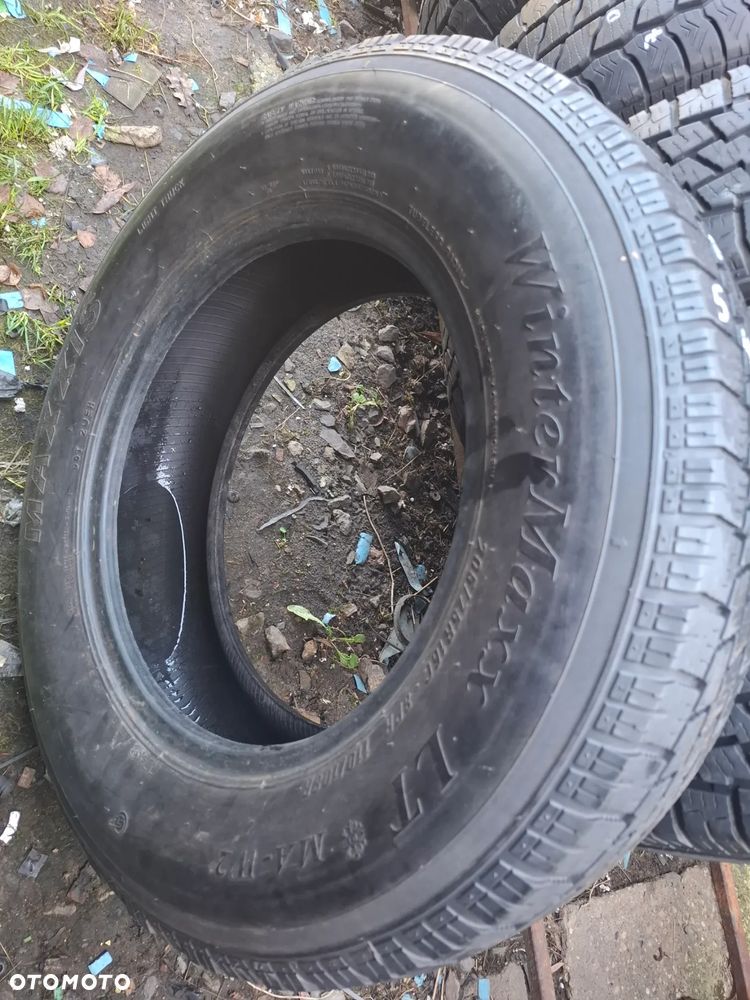 Maxxis winter 205/75r16c - 2