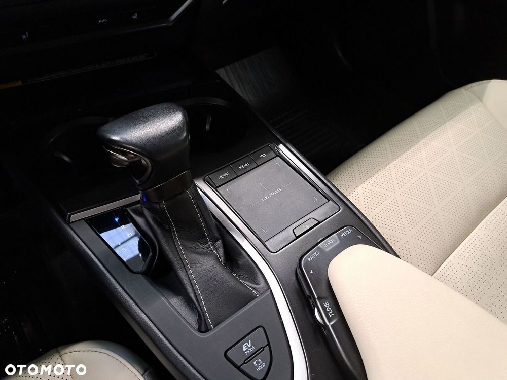Lexus UX 250h GPF Prestige 2WD - 18