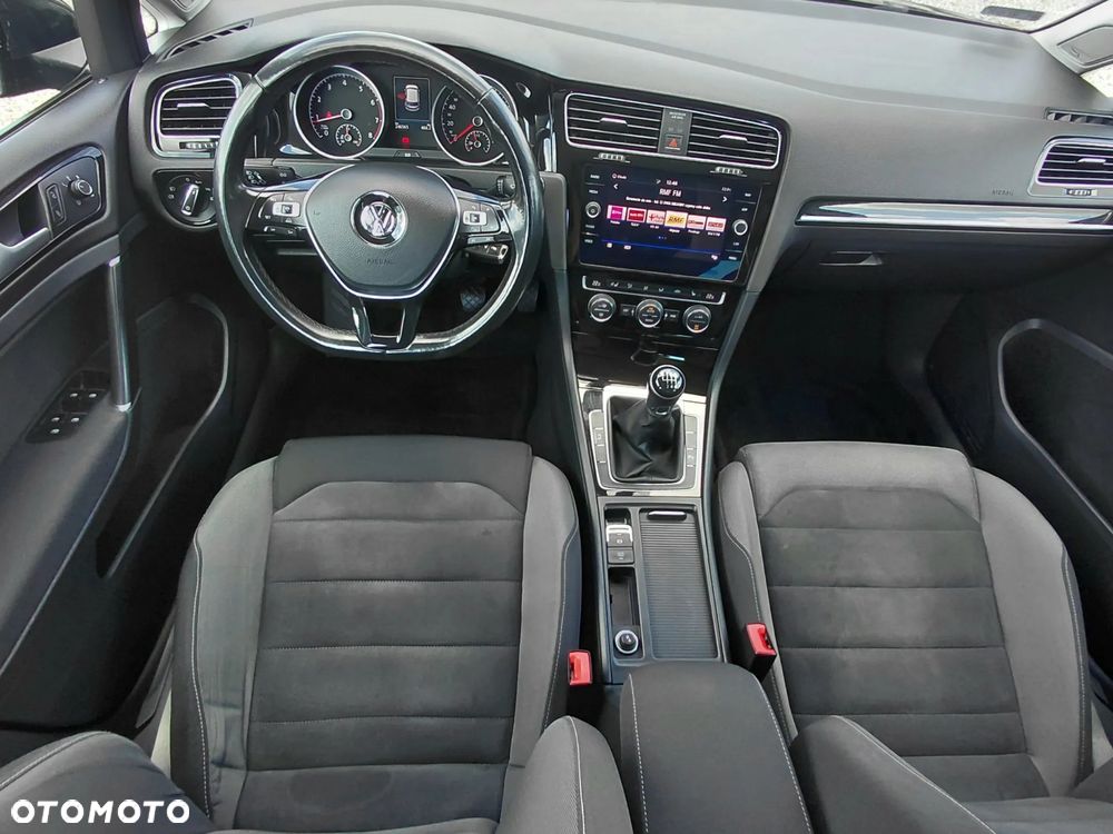 Volkswagen Golf 1.4 TSI BMT Highline - 29