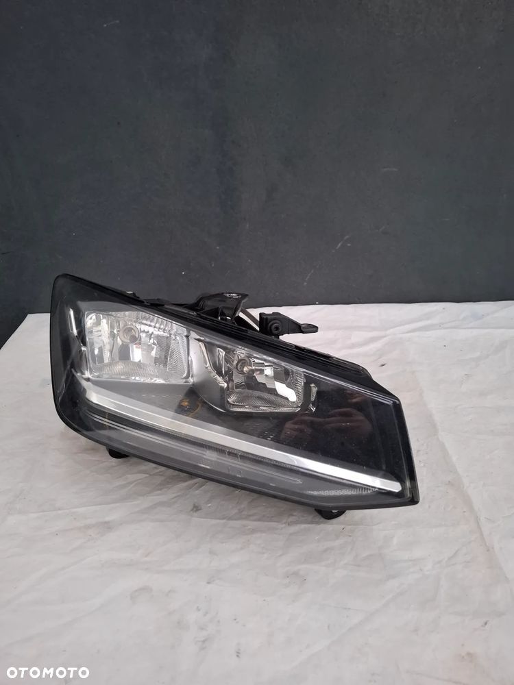 AUDI Q2 LAMPA PRRAWY PRZÓD - 2