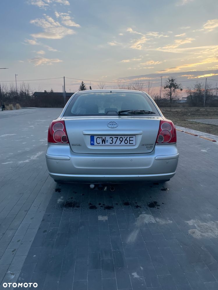 Toyota Avensis 2.2 D-4D Sol - 6