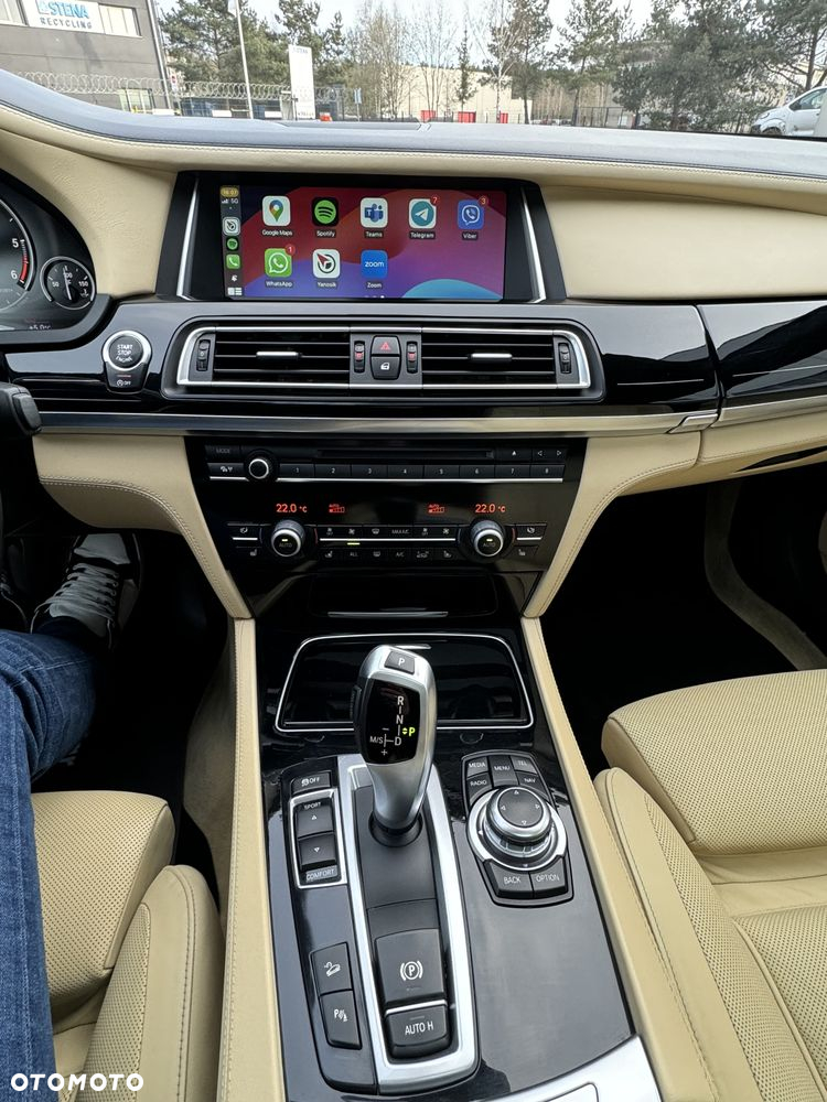 BMW Seria 7 740d xDrive - 22