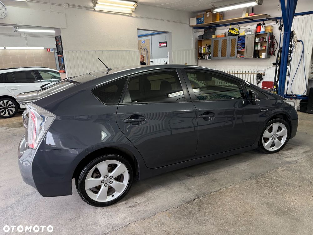 Toyota Prius 1.8 HSD Sol - 2