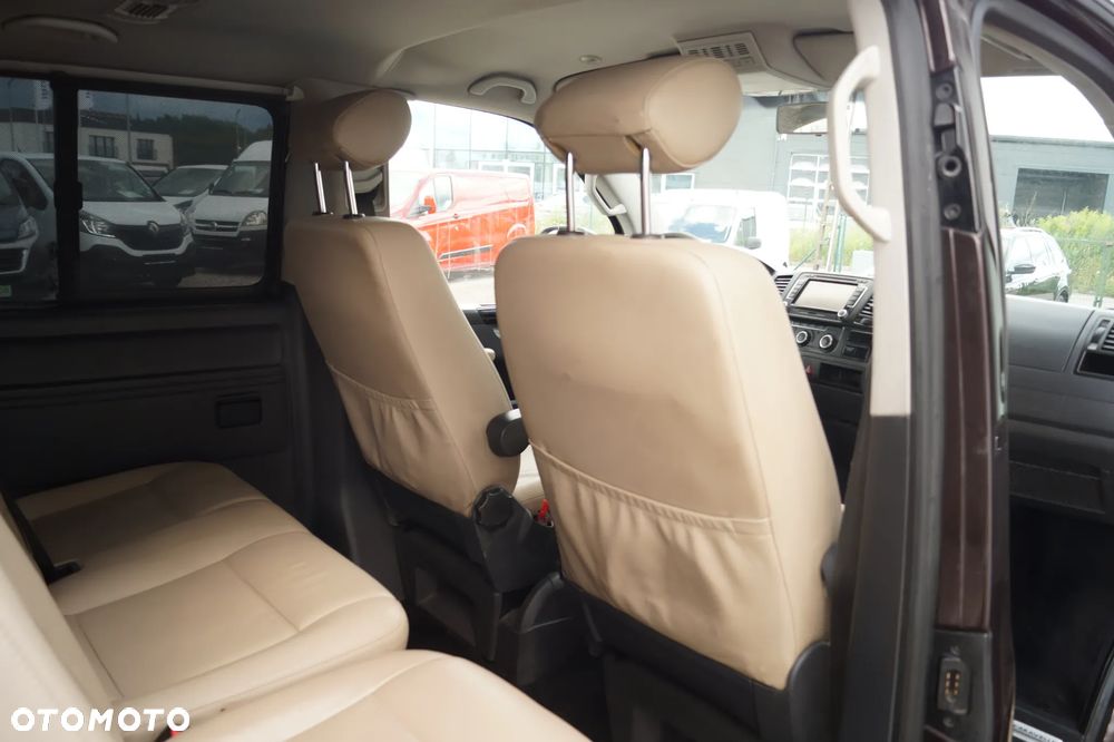 Volkswagen Caravelle - 27