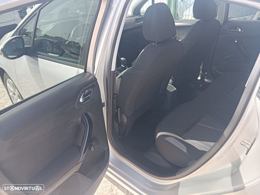 Peugeot 208 1.4 HDi Active - 12