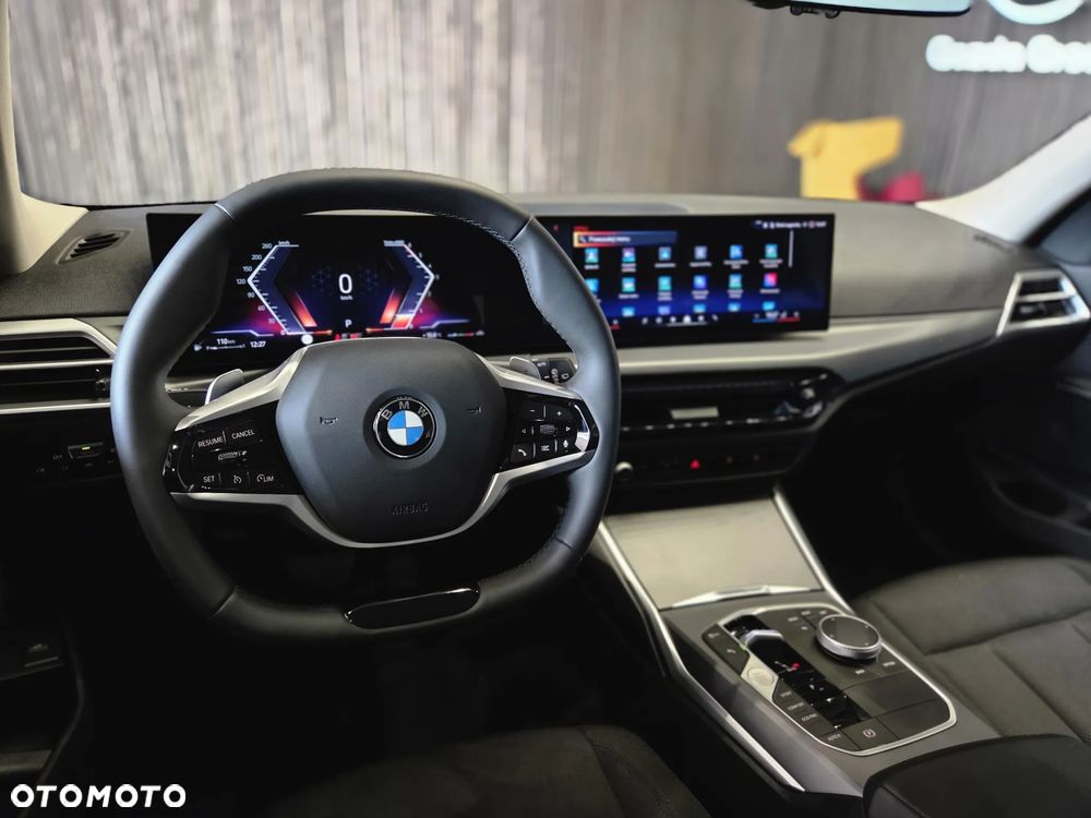 BMW Seria 3 318d MHEV - 16