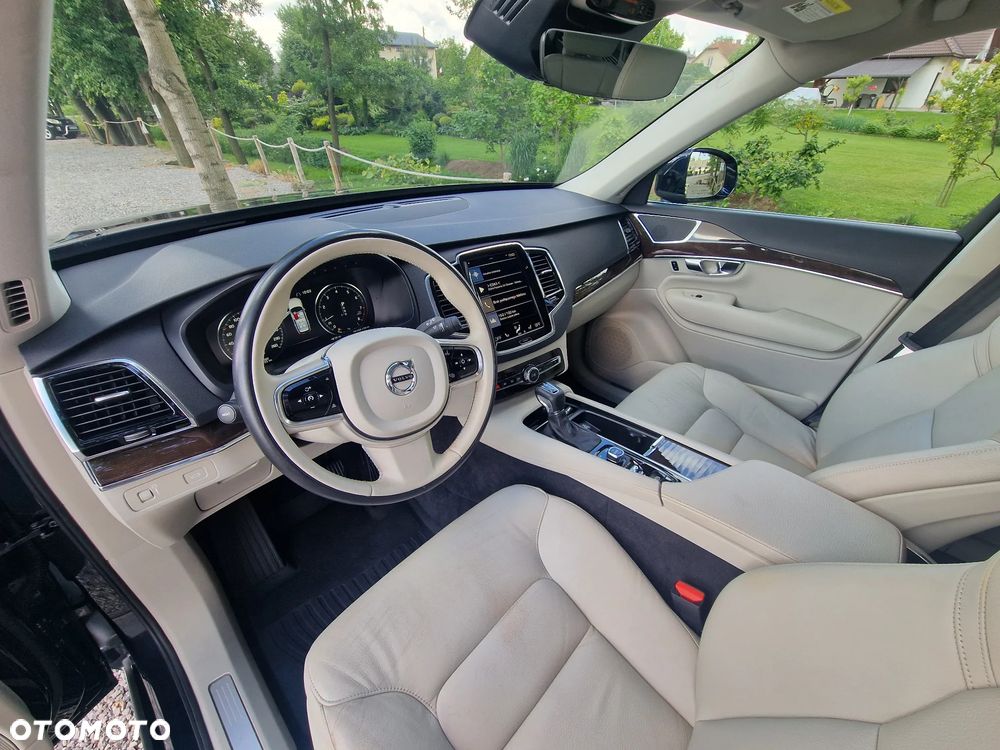 Volvo XC 90 - 23