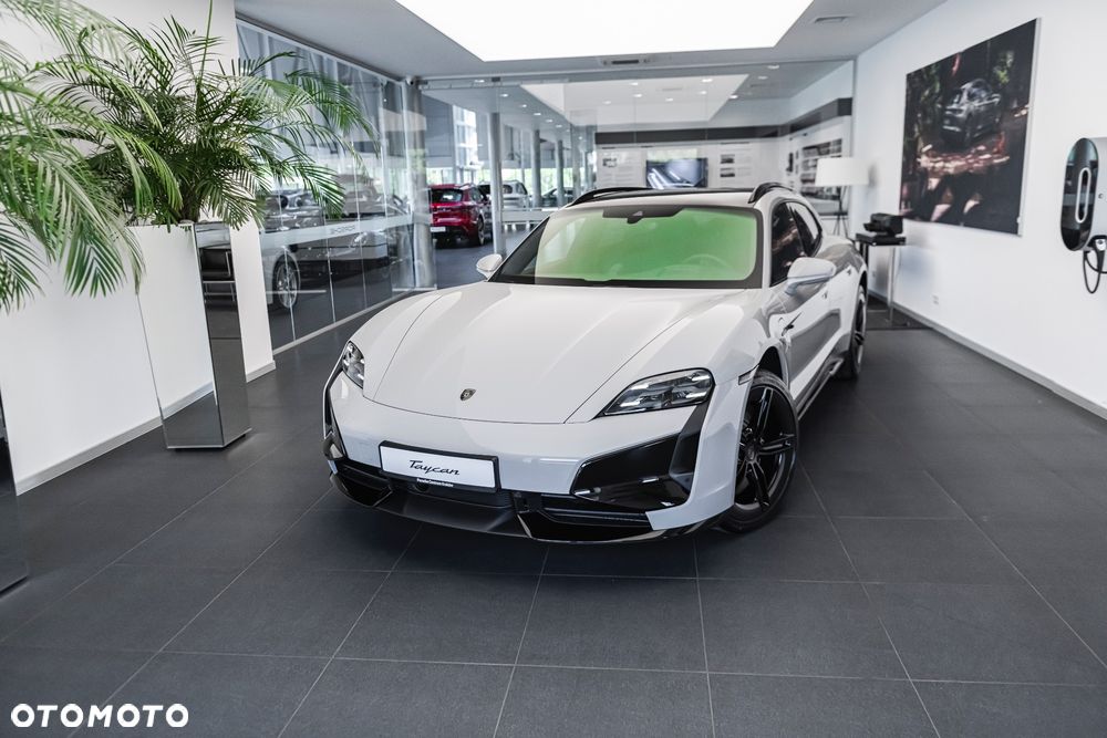 Porsche Taycan - 8