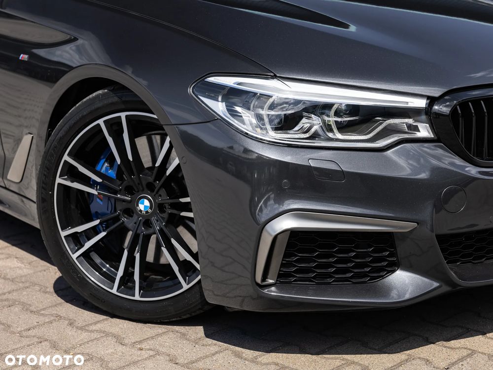 BMW Seria 5 M550i xDrive - 6