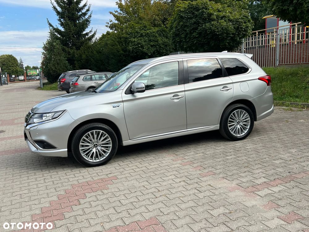 Mitsubishi Outlander 2.4 4WD Diamant+ - 2