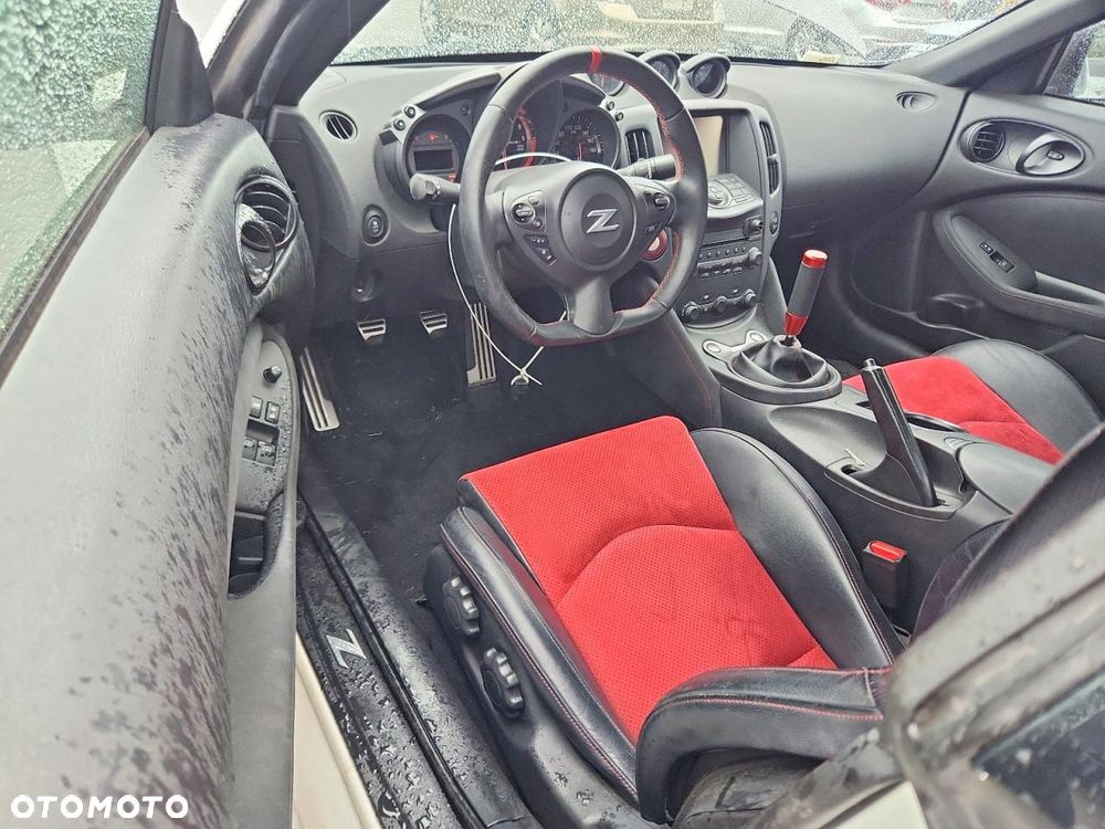 Nissan 370 Z - 7