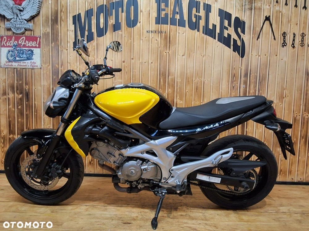 Suzuki Gladius - 5