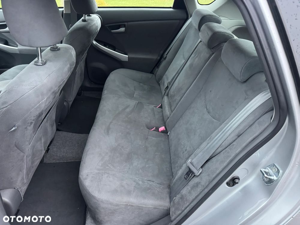 Toyota Prius (Hybrid) Comfort - 17